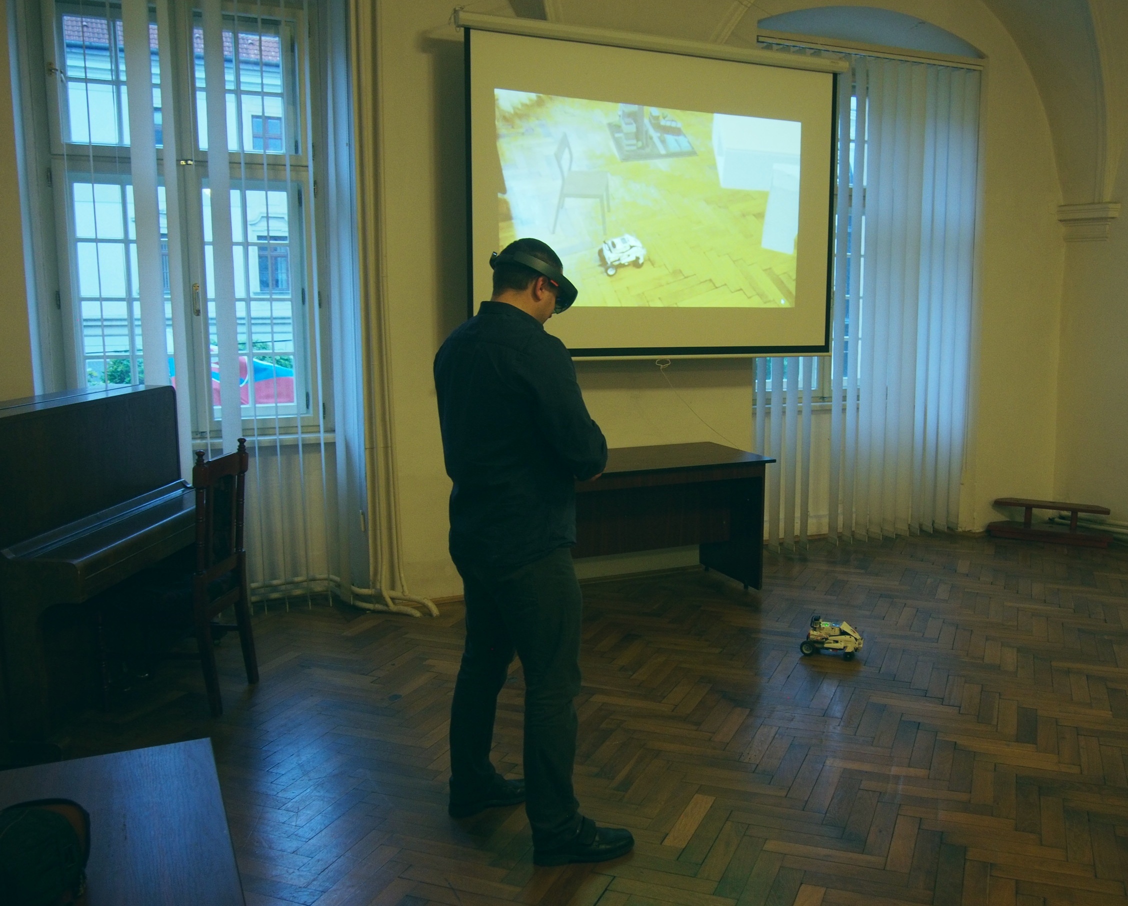 Hololens a Lego Mindstorms v STM